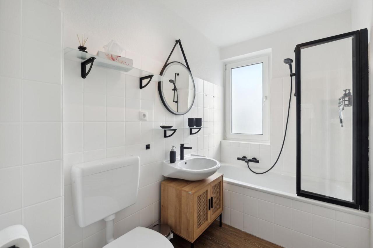 Amalfi Apartments A01 - Gemuetliche 2 Zi-Wohnung Mit Boxspringbetten Und Smart Tv Kaiserslautern Luaran gambar